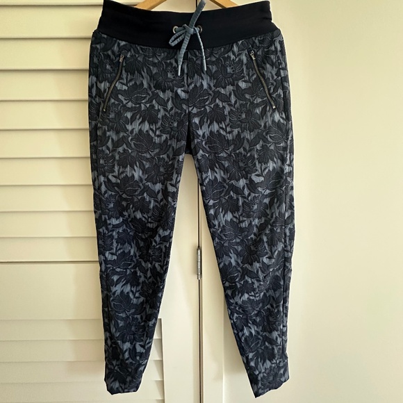 Athleta Trekkie North Jogger - EUC - Picture 9 of 10